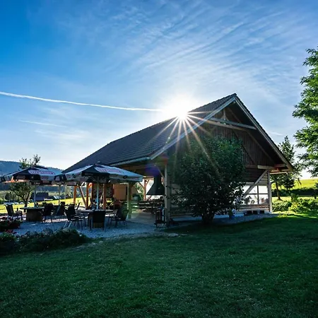 Privatunterkunft Farmer's At Sedliacky Dvor -