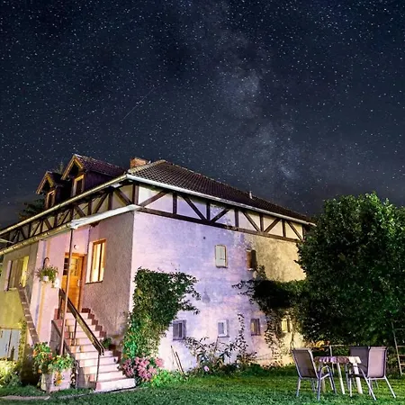 Farmer's At Sedliacky Dvor - Homestay